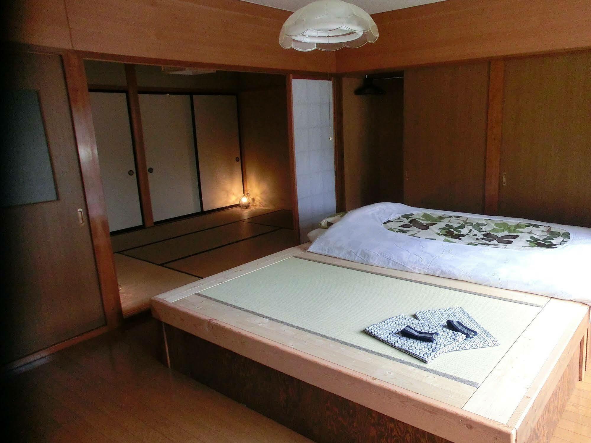 Takayama Ninja House Hotel Exterior foto