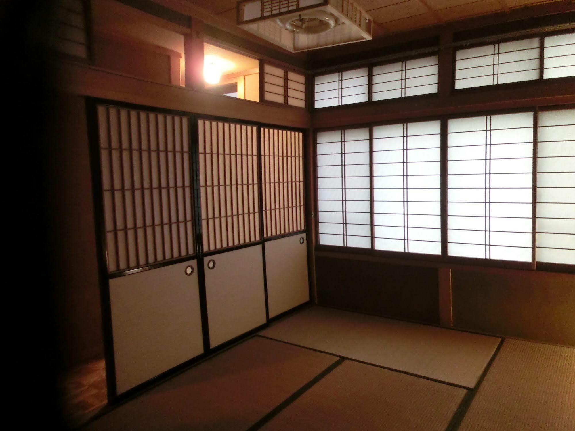 Takayama Ninja House Hotel Exterior foto