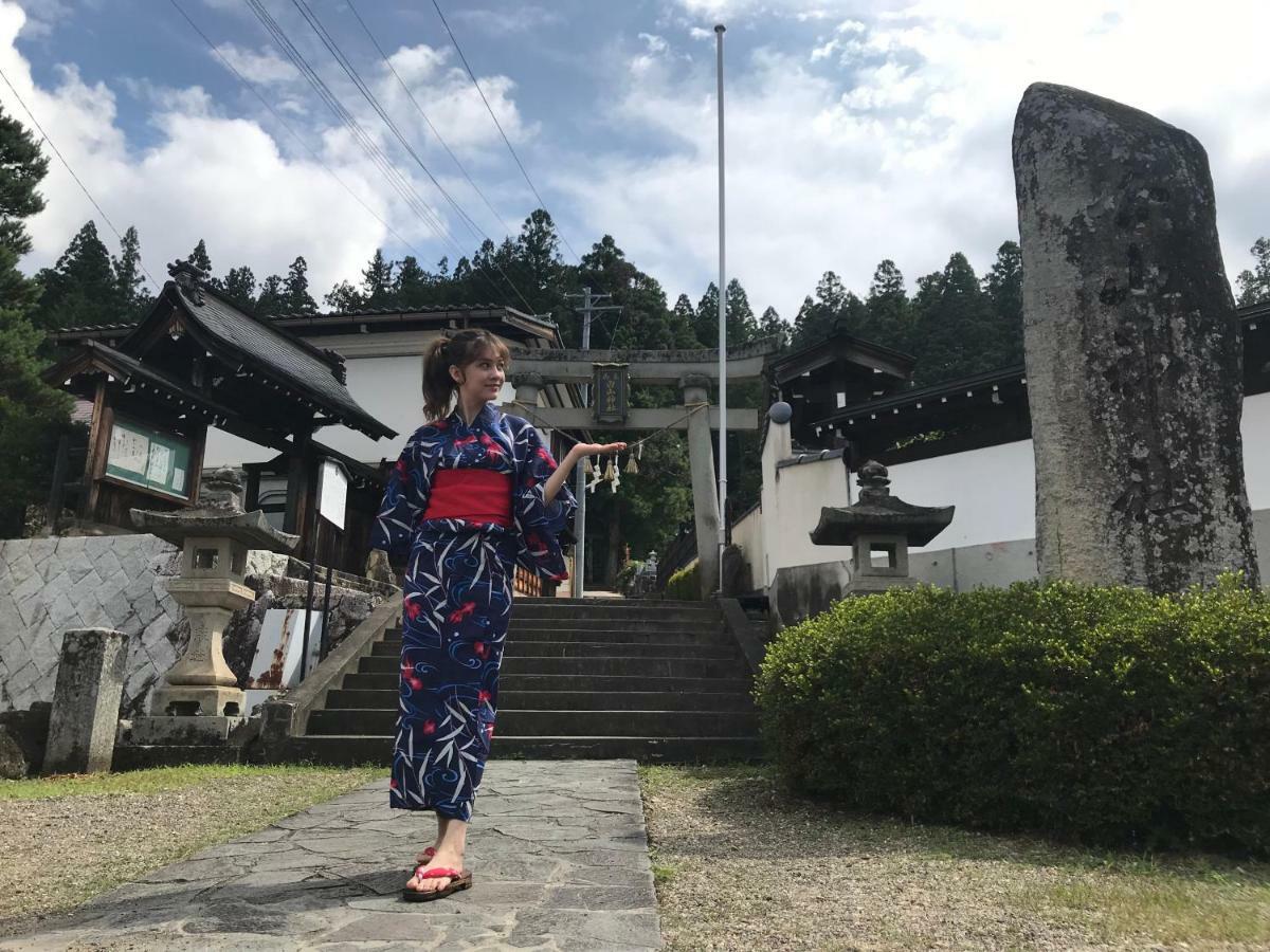 Takayama Ninja House Hotel Exterior foto